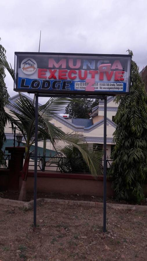 Munga Executive Lodge Аруша Екстериор снимка