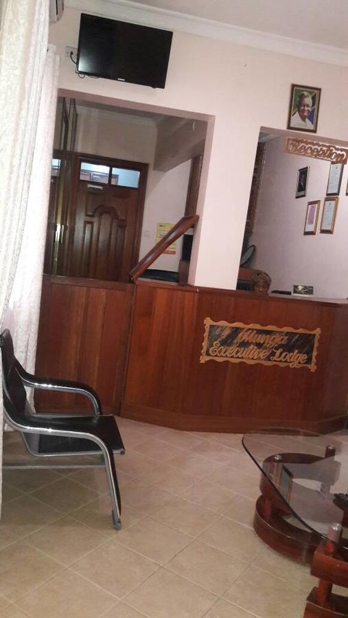 Munga Executive Lodge Аруша Екстериор снимка